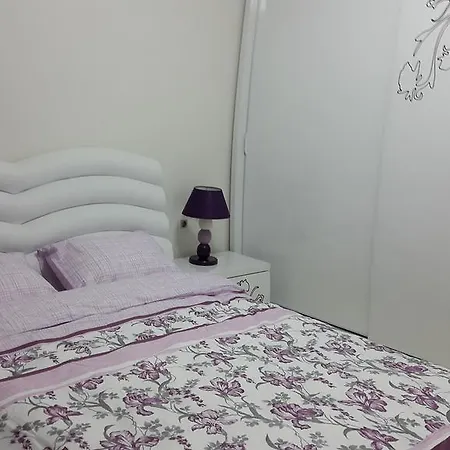 Lumos Residence Apartment