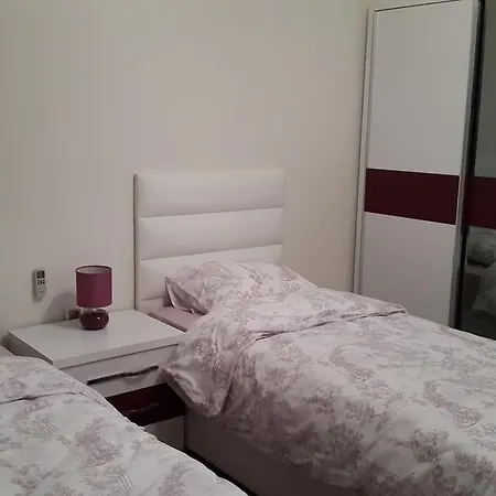 Lumos Residence Apartment